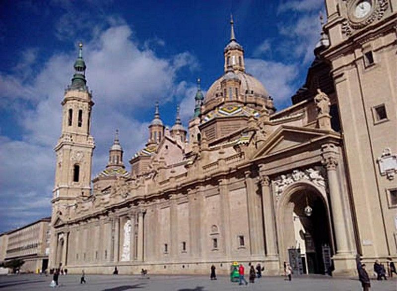 Dos Torres Pilar Suites- Balcones Con Vistas A La Ciudad Zaragoza Exterior foto