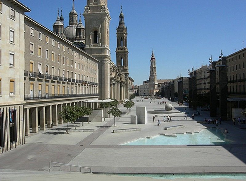 Dos Torres Pilar Suites- Balcones Con Vistas A La Ciudad Zaragoza Exterior foto
